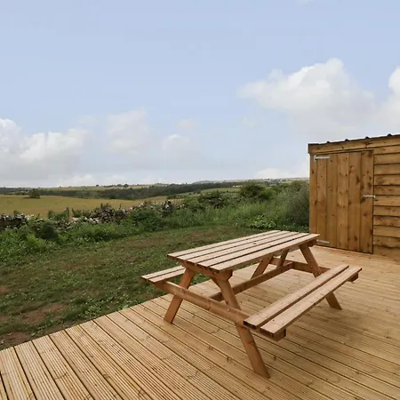 Holiday home Dew Pond