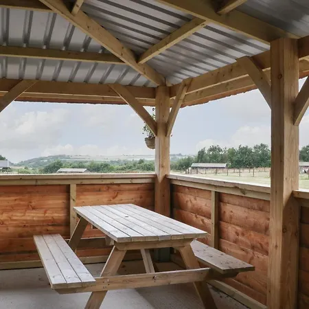 Dew Pond Holiday home